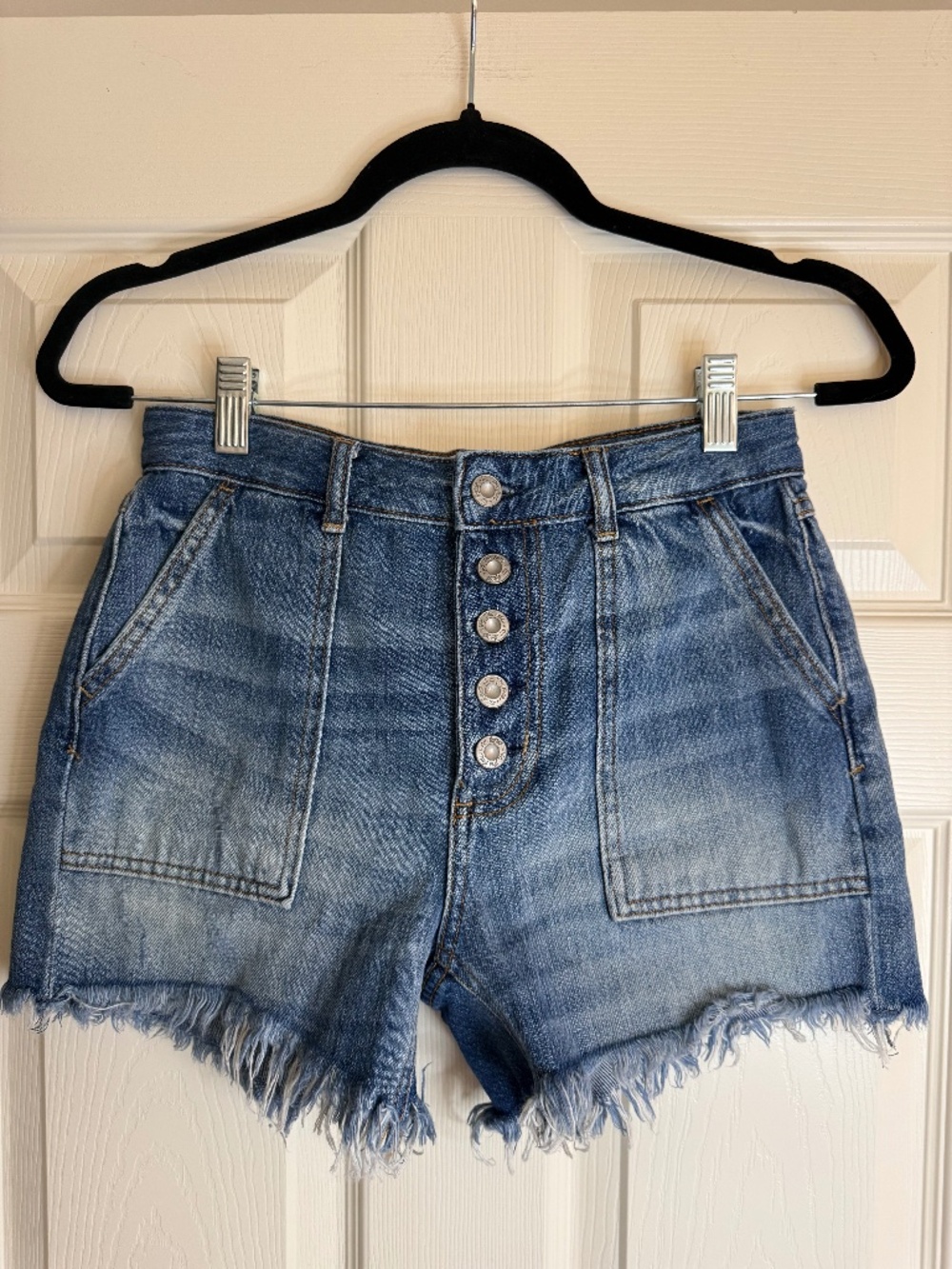 Free People We The Free Bridgette Button Fly Denim Shorts Size 25 Raw Hem
